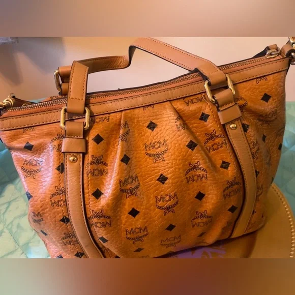 MCM Visetos Medium Essentials Shopper Tote Cognac - Picture 4 of 17